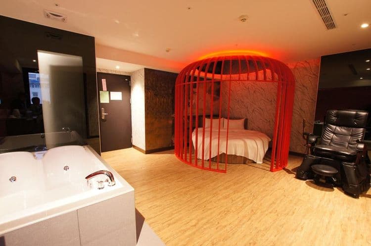 Colors Infinity Inn-9