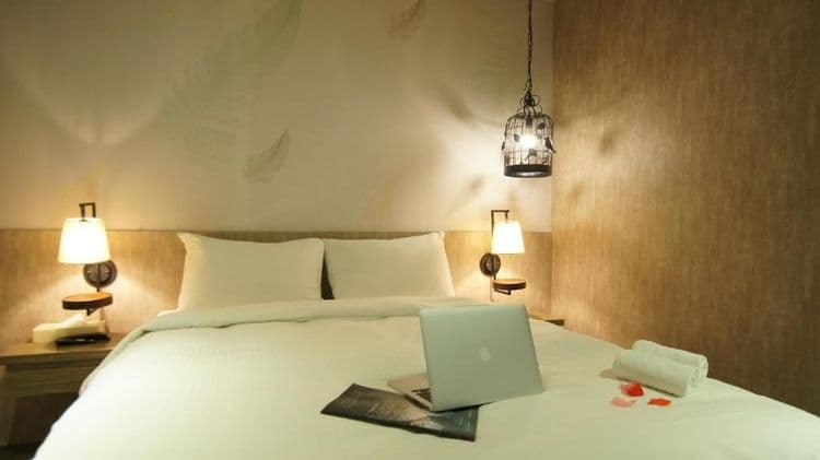 Colors Infinity Inn-7