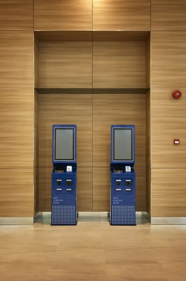 Check-in/check-out kiosk