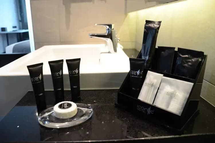 Bathroom amenities