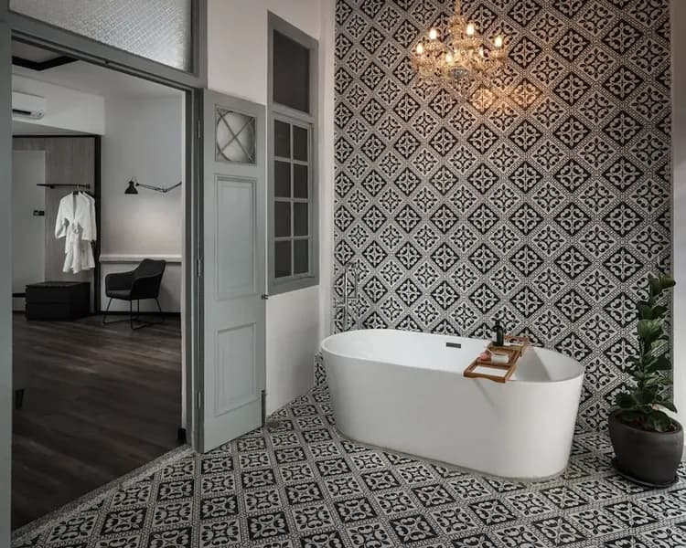 Deep soaking bathtub