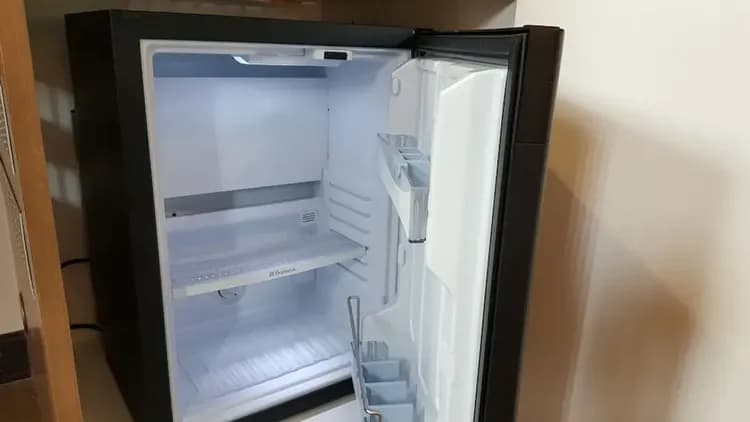 Mini-refrigerator
