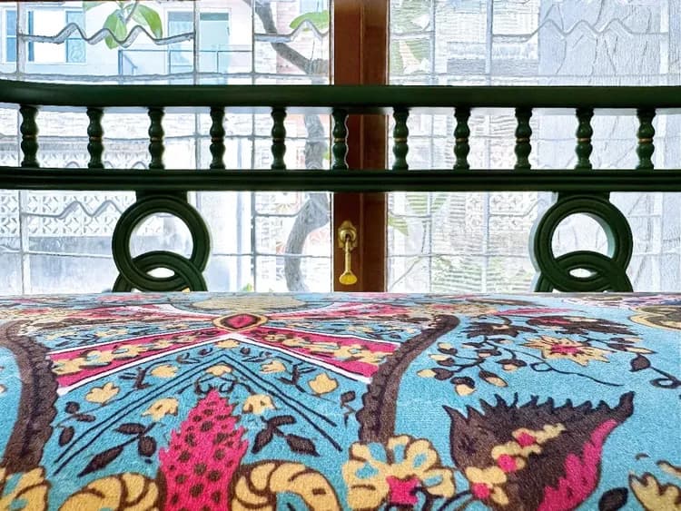 朗香洋房-客廳沙發