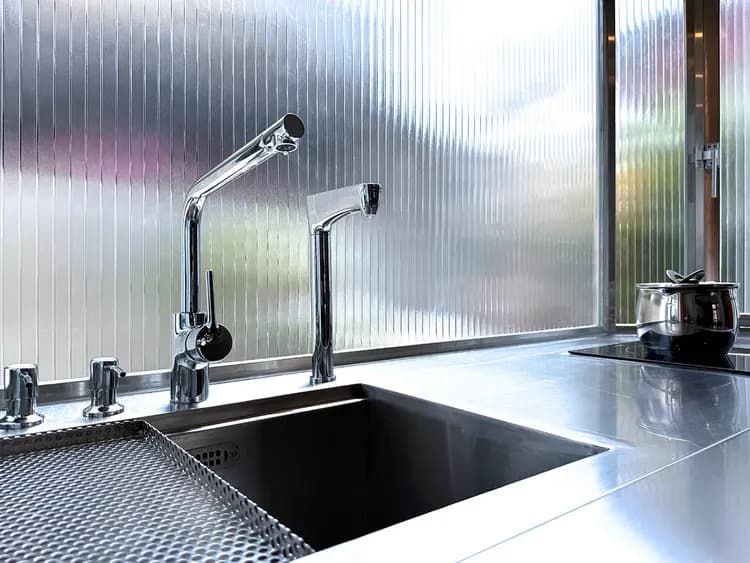 朗香洋房-Brita瞬熱飲水機、IH爐