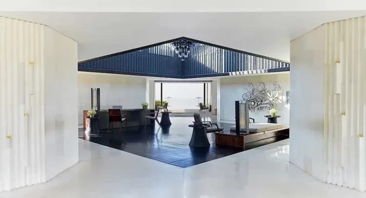 Check-in/check-out kiosk