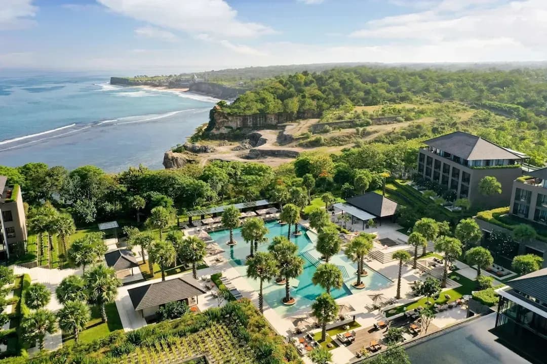 バリ州-ラディソン  ブル バリ ウルワツ