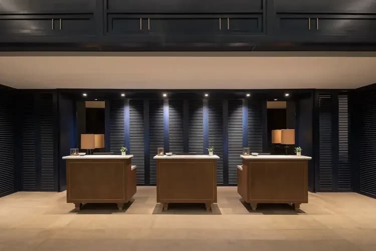 Concierge desk