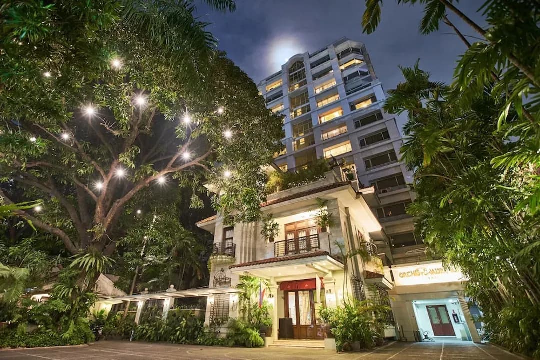 Metro Manila-Orchid Garden Suites