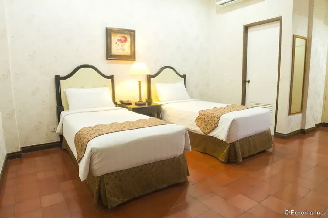 메트로 마닐라-화이트 나이트 호텔 인트라무로스