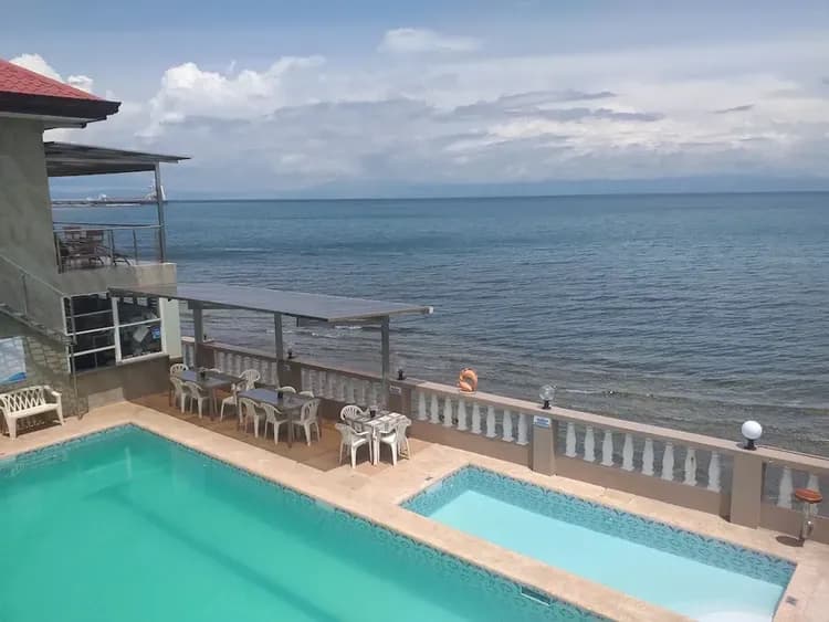 Poolside bar
