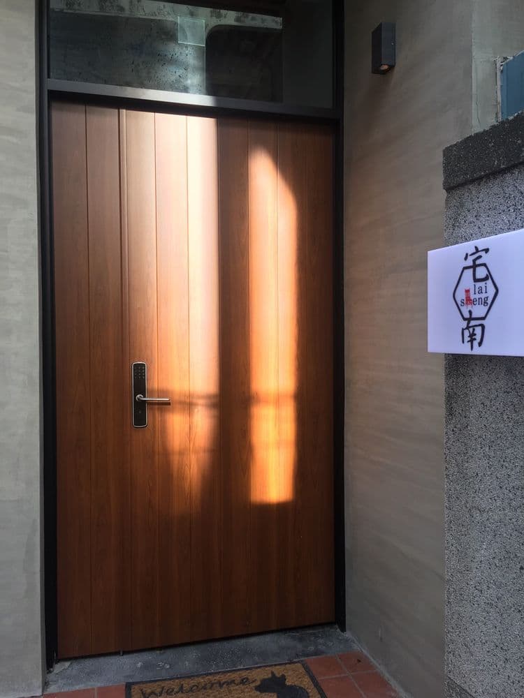 精心訂製、防火隔音又紮實有質感，每組客人都會有專用密碼喔