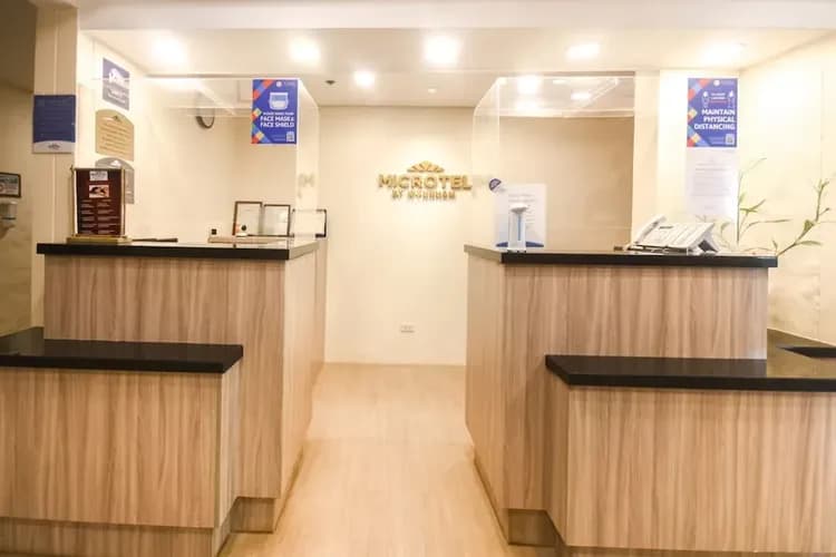 Check-in/check-out kiosk