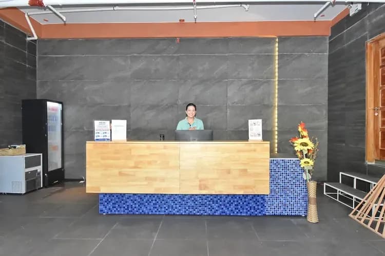 Concierge desk