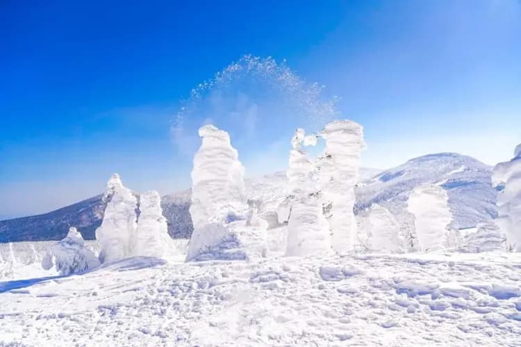 【季節限定 東北5日】限量銷售、東北藏王樹冰、雪怪車、銀山溫泉街、合掌村大內宿、藏王狐狸村、溫泉