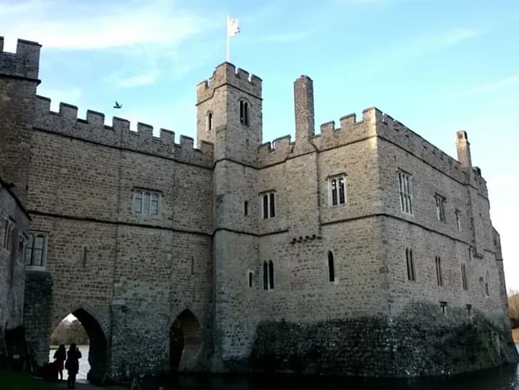 【特選英荷比法】羅浮宮、大英博物館、三遊船、跨海雙體驗、麗池古堡、比利時古城、巴黎購物10日（華航直飛）-8