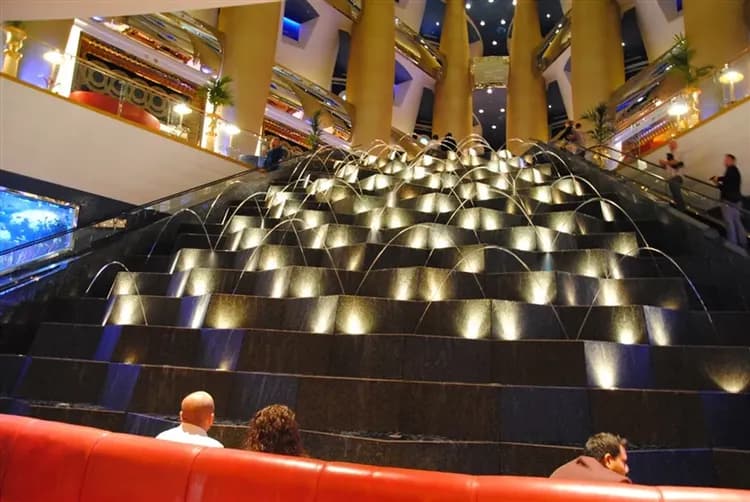 旅展折3000│經典希臘vs杜拜旅遊│聖托里尼連泊‧神話雅典‧愛琴海三小島‧繁華杜拜‧酋長皇宮‧中段飛機‧七晚五星10日-15