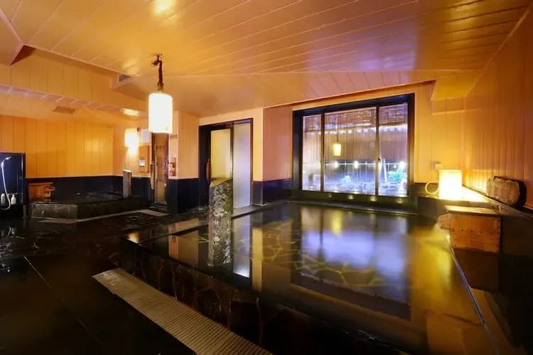 Indoor spa tub