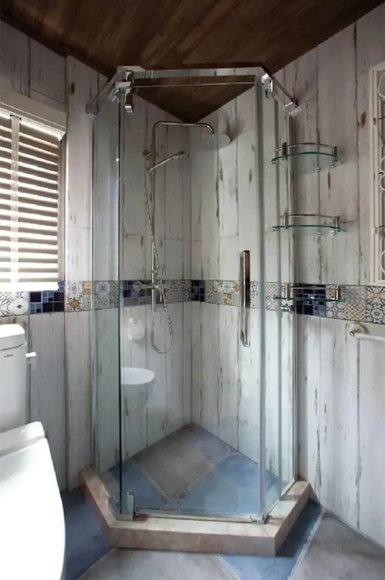 Bathroom shower