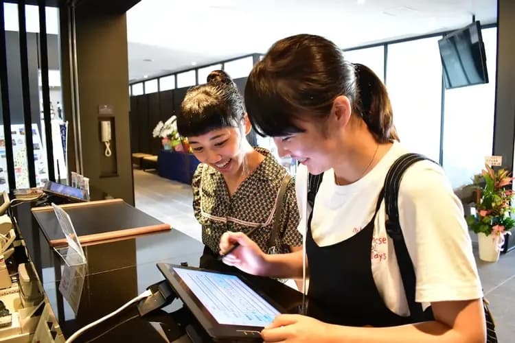 Check-in/check-out kiosk