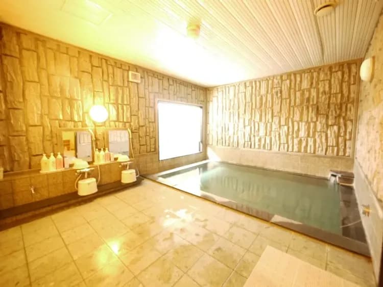 Indoor spa tub