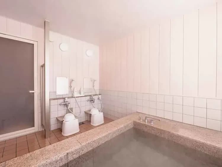 Indoor spa tub