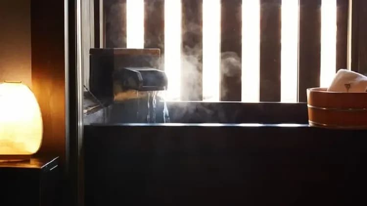 Deep soaking bathtub