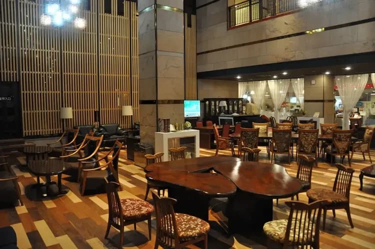 Lobby lounge