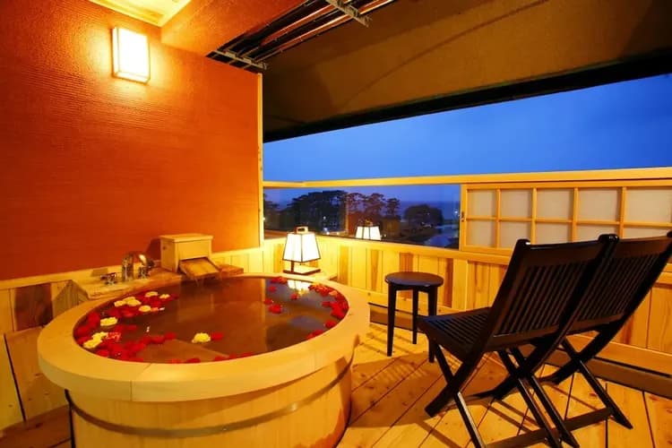 Deep soaking bathtub