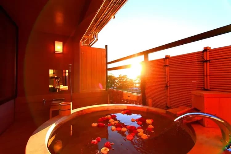 Deep soaking bathtub