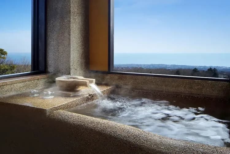 Deep soaking bathtub