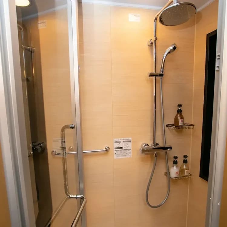 Bathroom shower