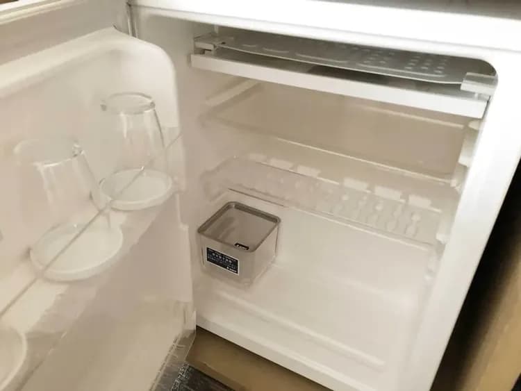 Mini-refrigerator