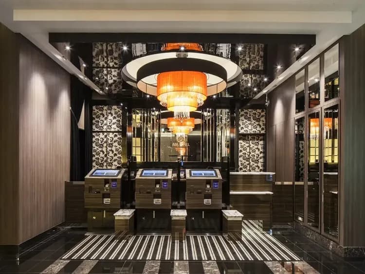 Check-in/check-out kiosk