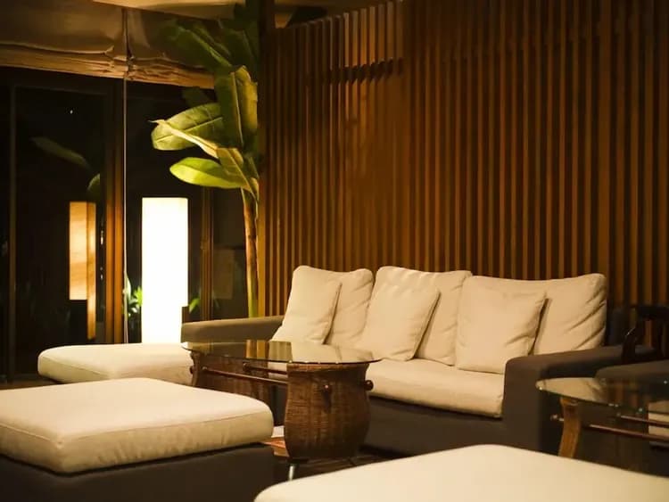 Check-in/check-out kiosk