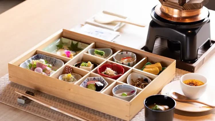 URARI武雄 露天花園SPA渡假村｜池之內池旁/近武雄神社-14