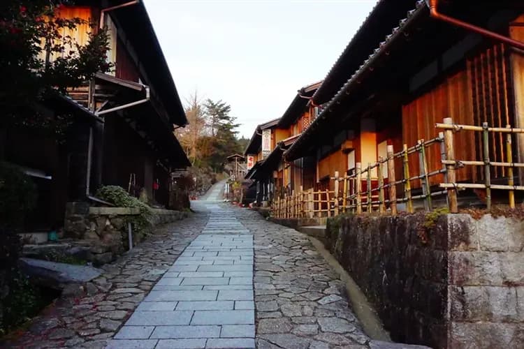 【ITF搶購 北陸】合掌村、兼六園、近江町市場、庄川峽遊船、財運神社、國寶松本城、螃蟹酒水吃到飽、三井OUTLET、溫泉五日