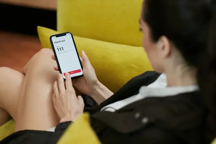 Check-in/check-out kiosk