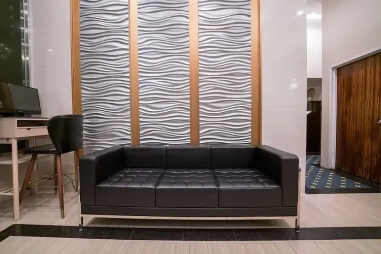 Check-in/check-out kiosk