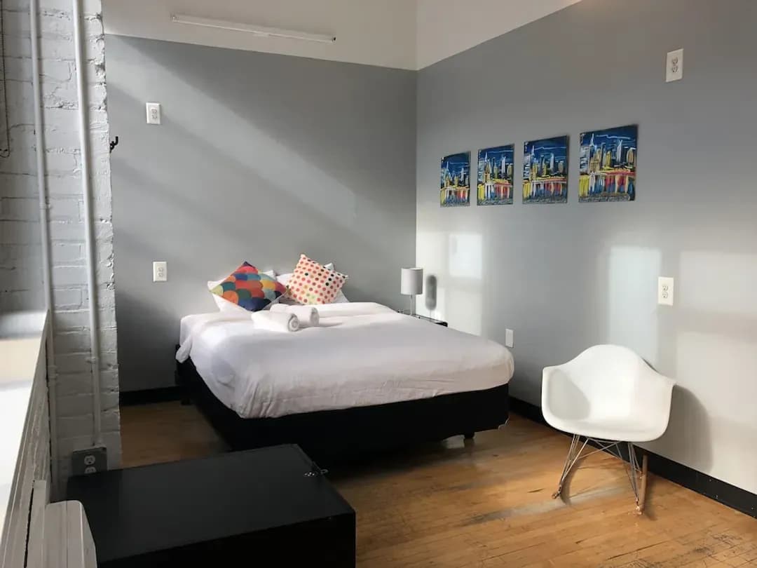 뉴욕 씨띠-더 로컬 - 호스텔