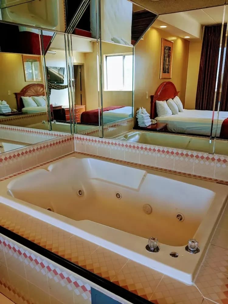 Private spa tub