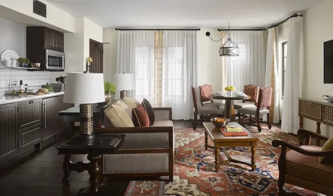 Los Angeles County-Plaza La Reina