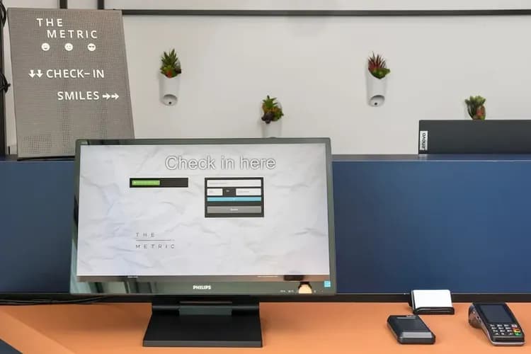 Check-in/check-out kiosk