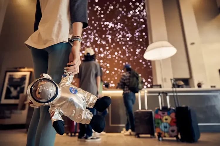 Check-in/check-out kiosk