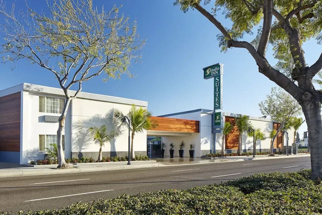 洛杉磯郡-Studio Inn and Suites at Promenade Downey