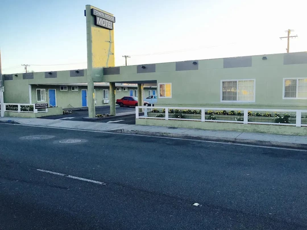Los Angeles County-Town House Motel