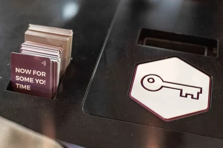 Check-in/check-out kiosk