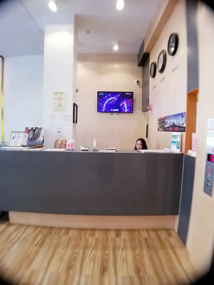 Check-in/check-out kiosk