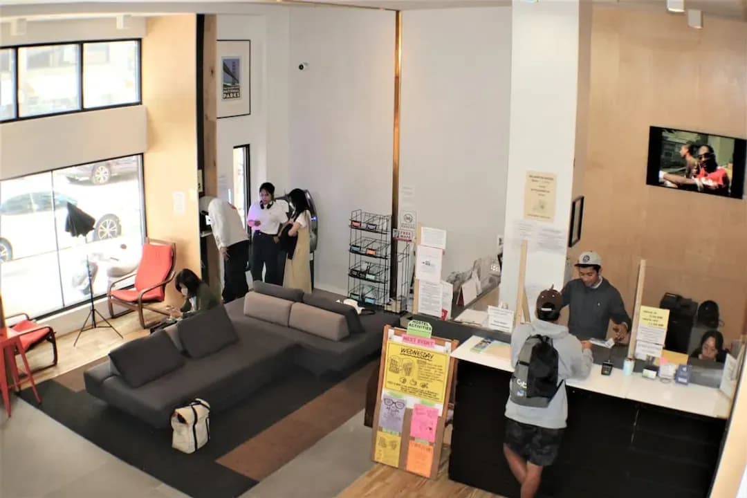 샌프란시스코의 도시와 카운티-오렌지 빌리지 호스텔