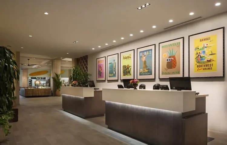 Lobby lounge