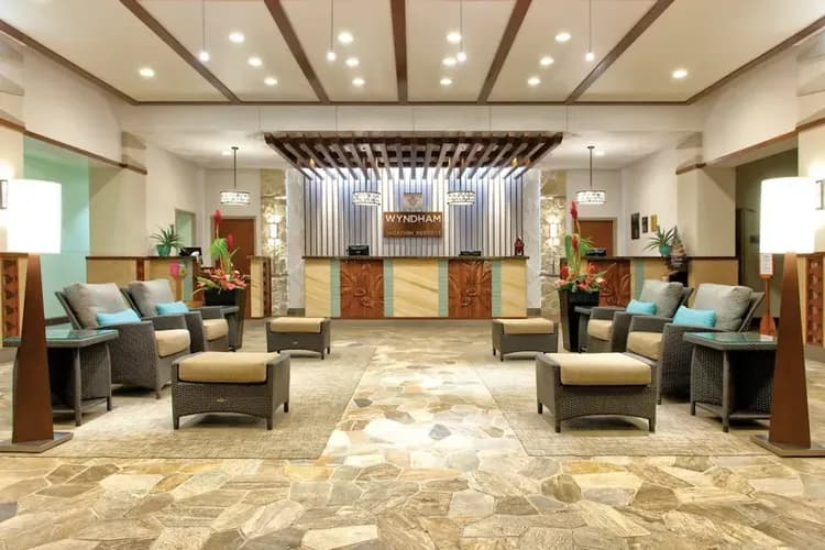 Lobby lounge